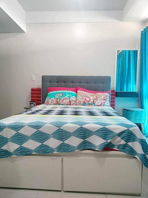 Cubao Manhattanheights U31N Tb, Studio Unit Манила Экстерьер фото